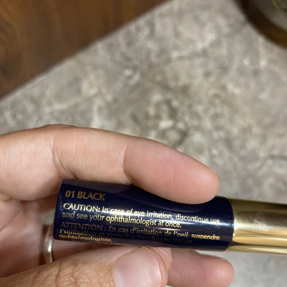 Estee‎ Lauder SUMPTUOUS Bold Volume Lifting Mascara 01 BLACK .01 oz /2.8 mL. New